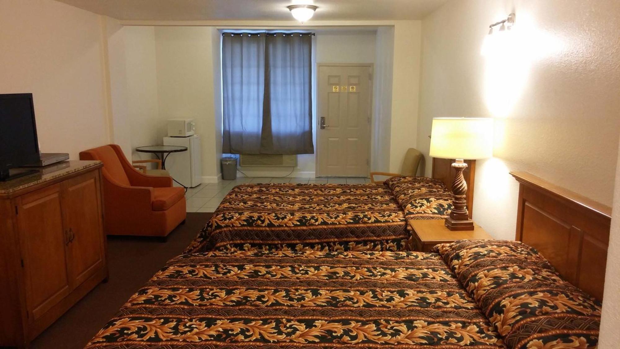 Country Regency Inn & Suites Manvel Εξωτερικό φωτογραφία